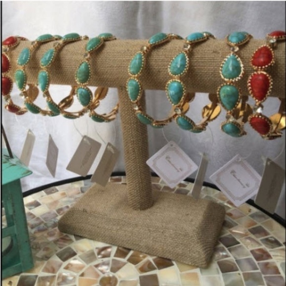 Set of 2 faux turquoise bracelet w/rhinestones - Picture 3 of 4